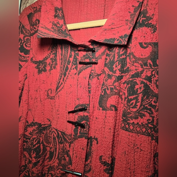 Habitat Red And Black Paisley Textured Button Blouse Asymmetrical Hem Size Med - Picture 3 of 9
